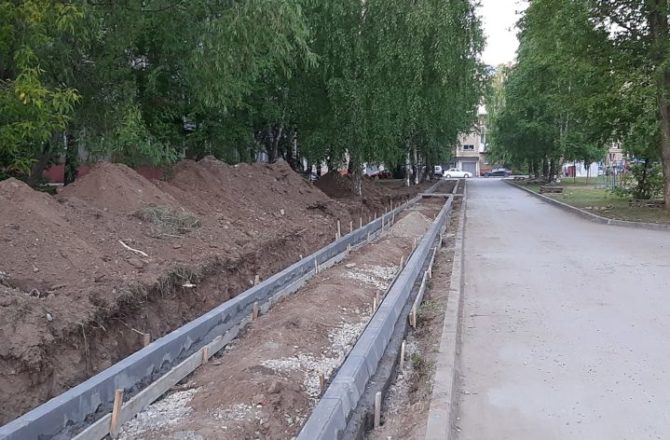 В северной части Соликамска ведётся устройство тротуара и межквартального проезда по проспекту Юбилейный